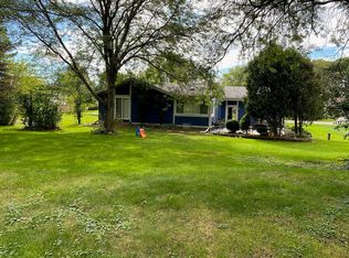 5320 Oak Forest Dr, Racine, WI 53406