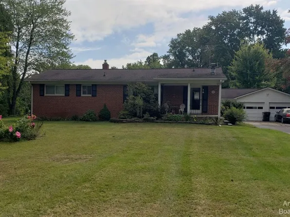 12023 Tuttle Hill Rd, Willis, MI 48191