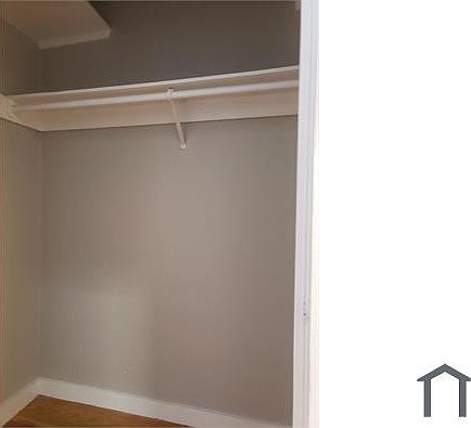 3rd image of 525 Hyde St APT 6