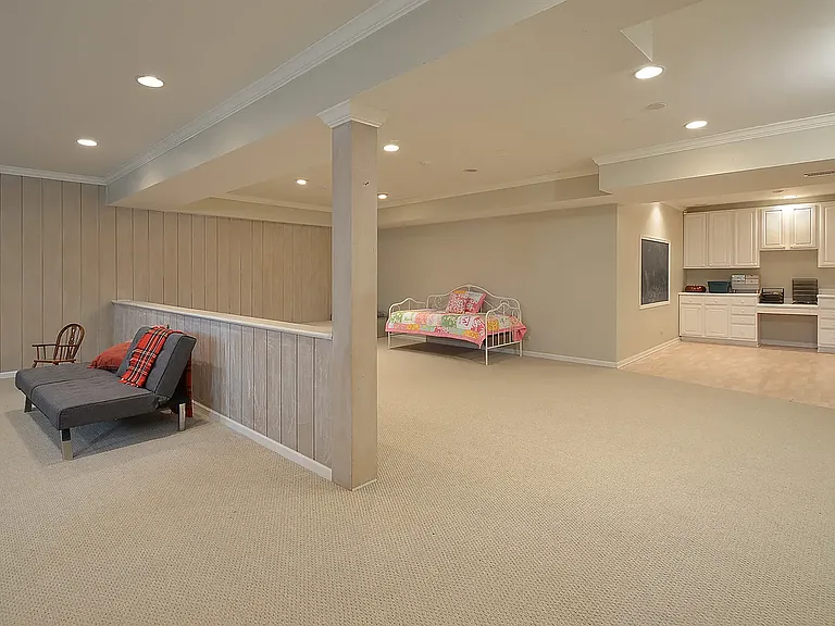 1614 Guthrie Cir — Photo 3