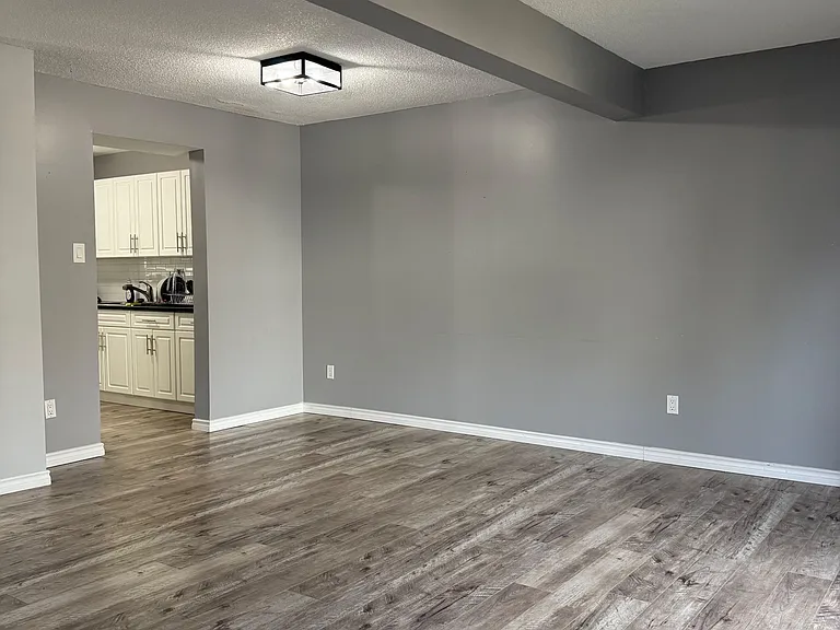 255 Northlake Dr #6 — Photo 2
