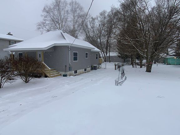 3rd image of 1156 Knapp St