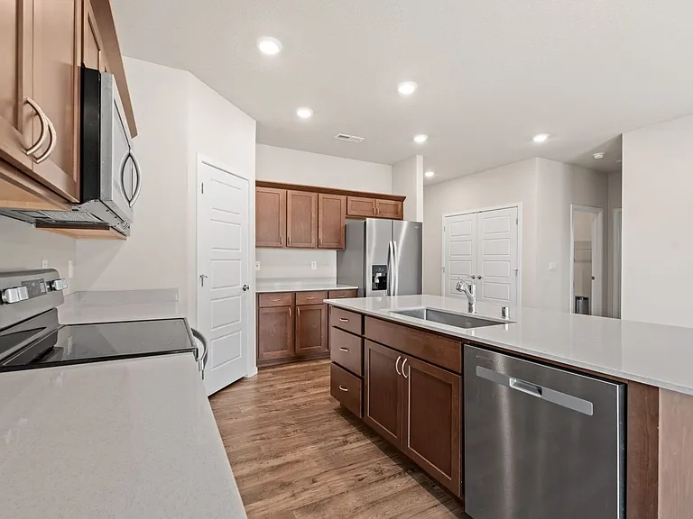 5507 W Georgetown Ln — Photo 4