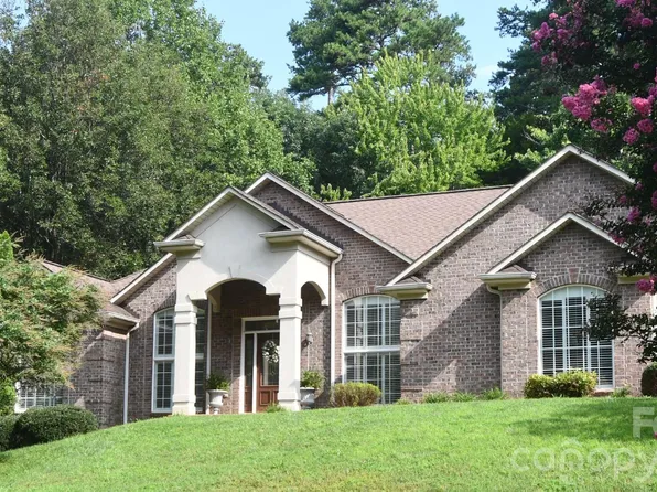 116 28th Ave NW, Hickory, NC 28601