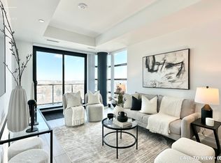 1606 Charles St #1203, Whitby, ON L1N0P1