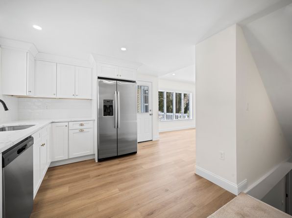 45 Old Colchester Rd, Quaker Hill, CT 06375