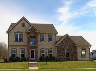 265 Ridgeway Path, Oconomowoc, WI 53066