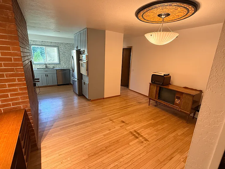 2540 Lord Baranof Dr — Photo 1