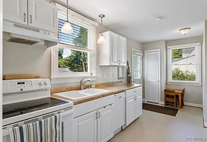 2 bed, 1182 sqft, $2,450 — Photo 2