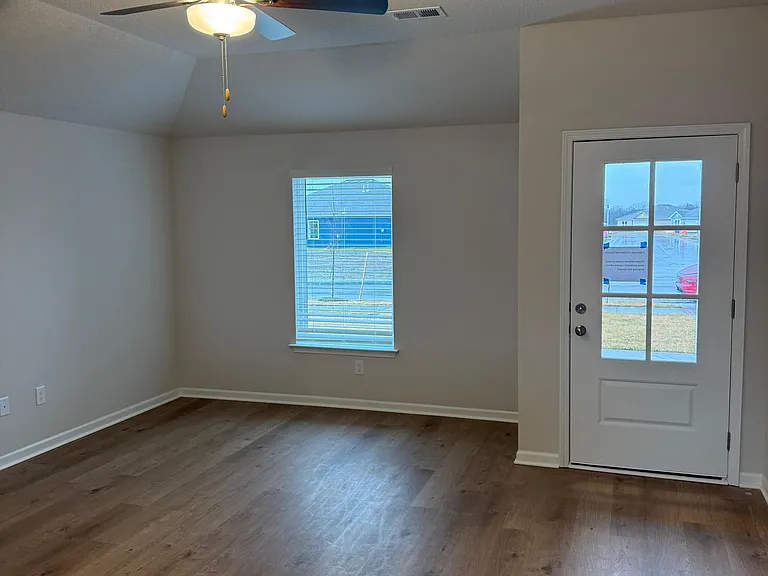 893 N Buckeye St — Photo 6