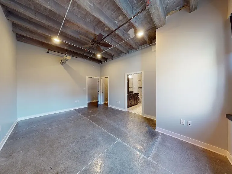217 N Locust St #2-N — Photo 7