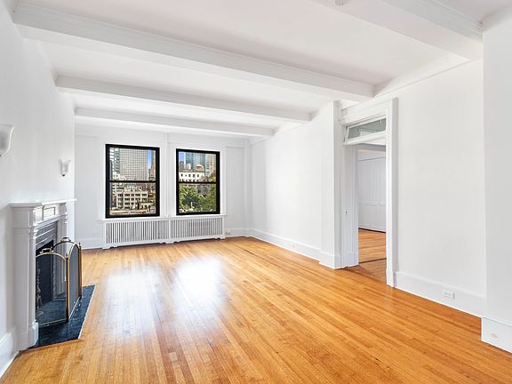 3rd image of 212 E 48th St APT 8C