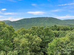 812 Crab Creek Rd, Hendersonville, NC 28739