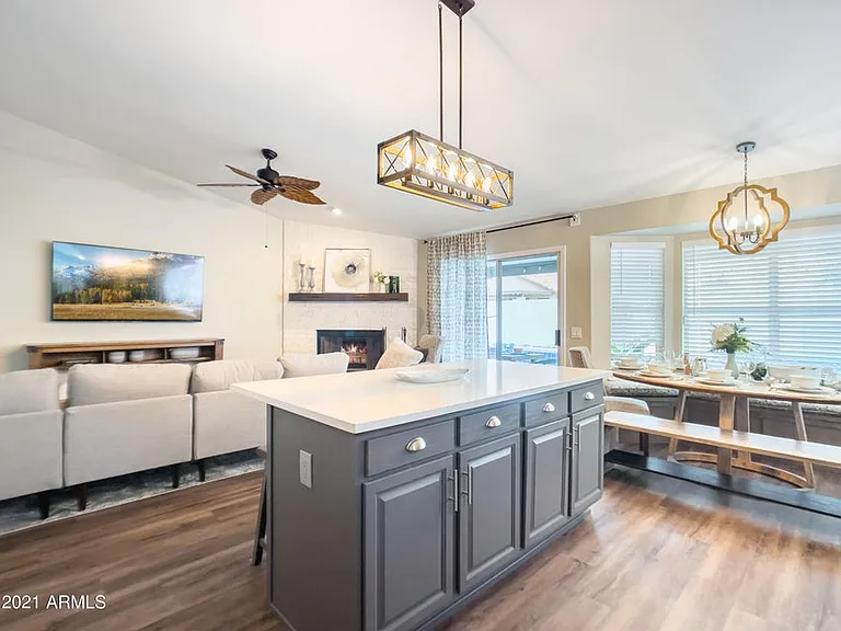 1218 E Seahorse Ln — Photo 13
