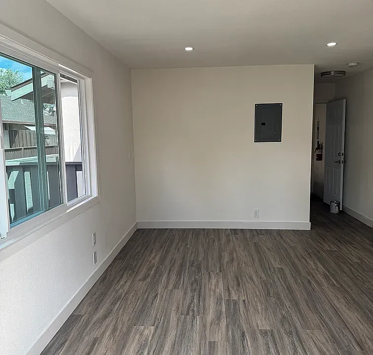 1054 Fremont St (3)_01152026