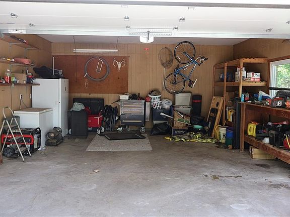 3rd image of 281 SW 200th Rd