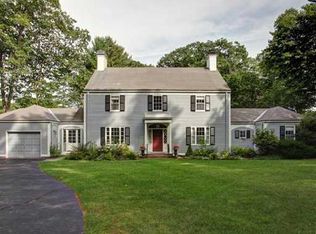 9 Spruce Ln, Cumberland Foreside, ME 04110