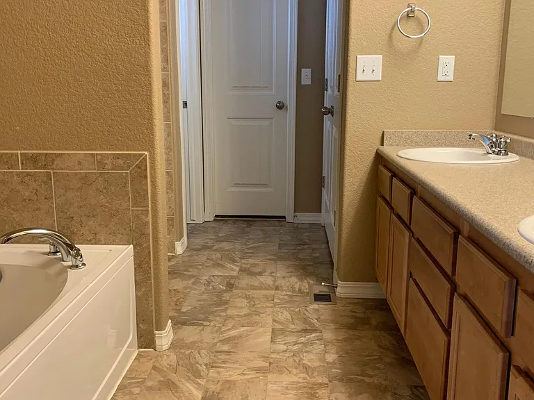 1004 Diamond Rim Dr — Photo 11