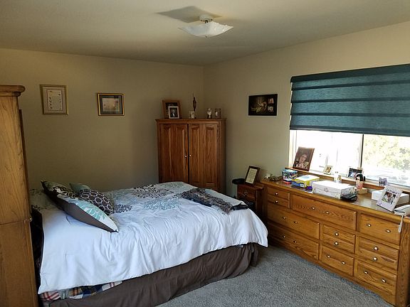 5th image of 451 Elsie Ave