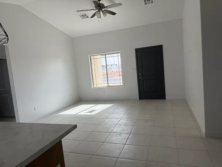 5134 E Udall Ln — Photo 3