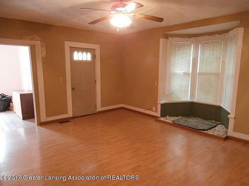 5th image of 211 W Pine St