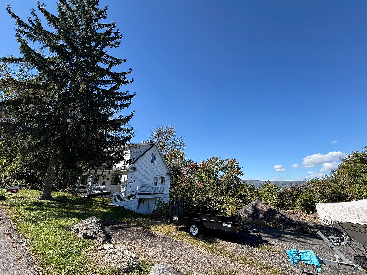3 bed, 1850 sqft, $1,950 — Photo 2