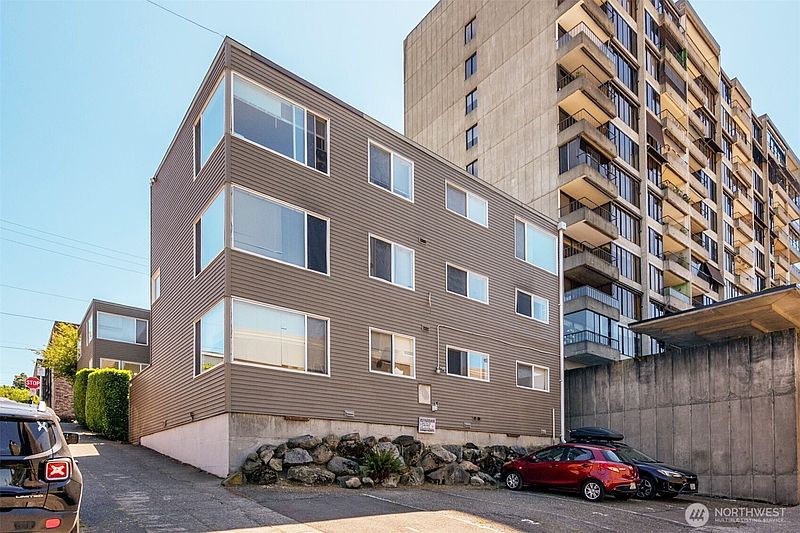 2nd image of 525 E Roy Street