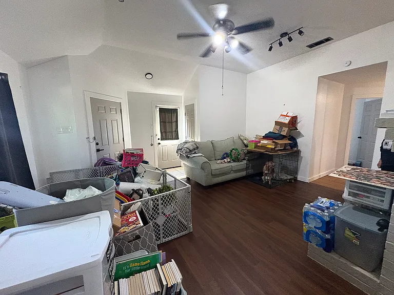 1618 Windmill Ln — Photo 3