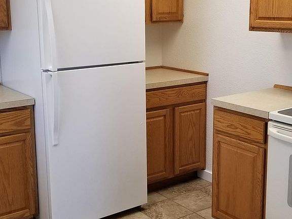 3rd image of 1446 Thayer Dr