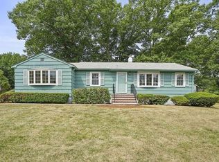 29 Lantern Ln, Burlington, MA 01803