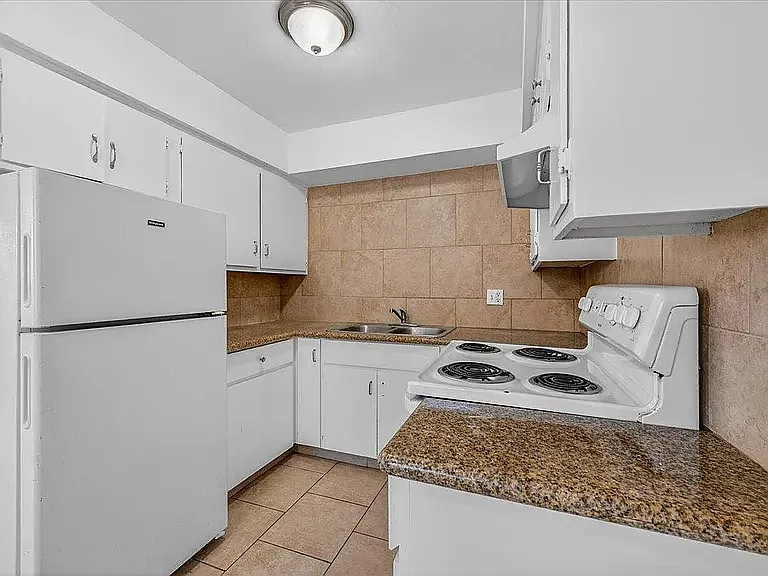 2 bed, 900 sqft, $1,200 — Photo 4