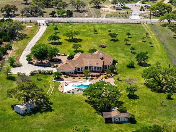 126 Juniper Ln, Boerne, TX 78006