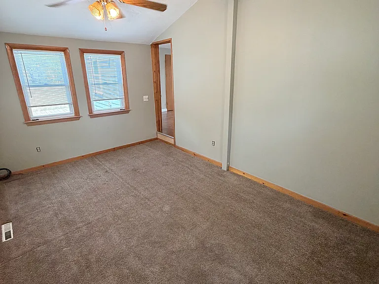 84 Perry St — Photo 10