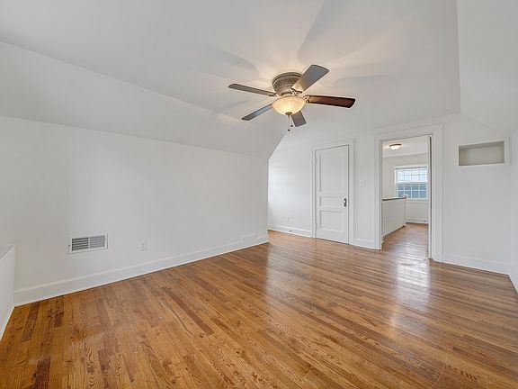 5th image of 4004 Greenlawn Ave NW