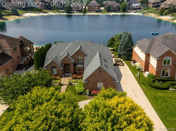 52455 Indian Summer Dr, Chesterfield, MI 48051