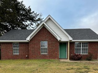 2240 Tyler St, Conway, AR 72034