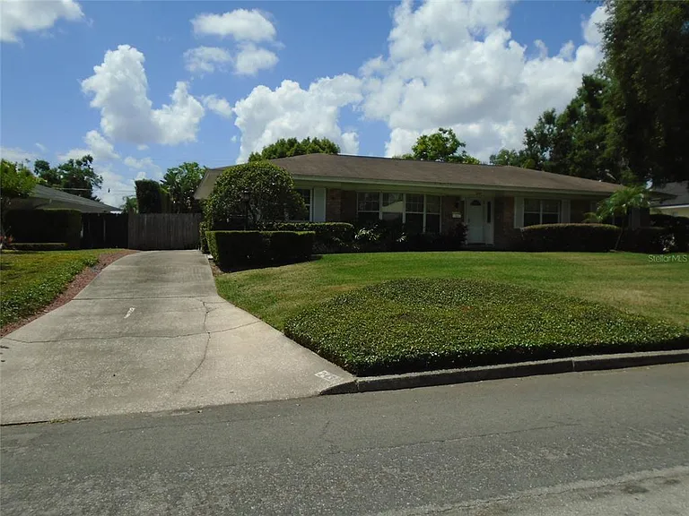 2430 Deloraine Trl — Photo 2