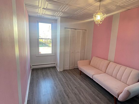 4th image of 145 Dewey St #1