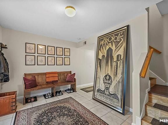 5th image of 503 Prospect St