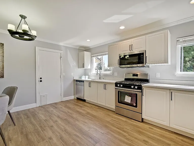 5259 Meridian Ave — Photo 11