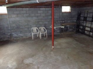 213 N 2nd Ave, Mayodan, NC 27027