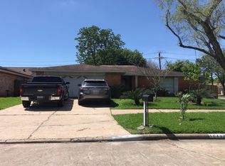 10402 Townhall Ln, Sugar Land, TX 77498