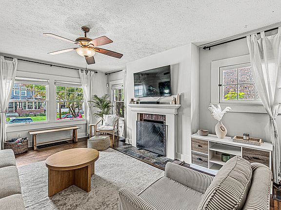5th image of 408 E 51st St