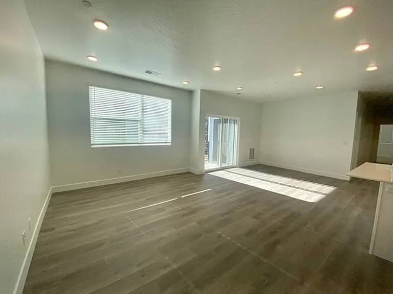 5801 S Garnet Dr #1204 — Photo 5