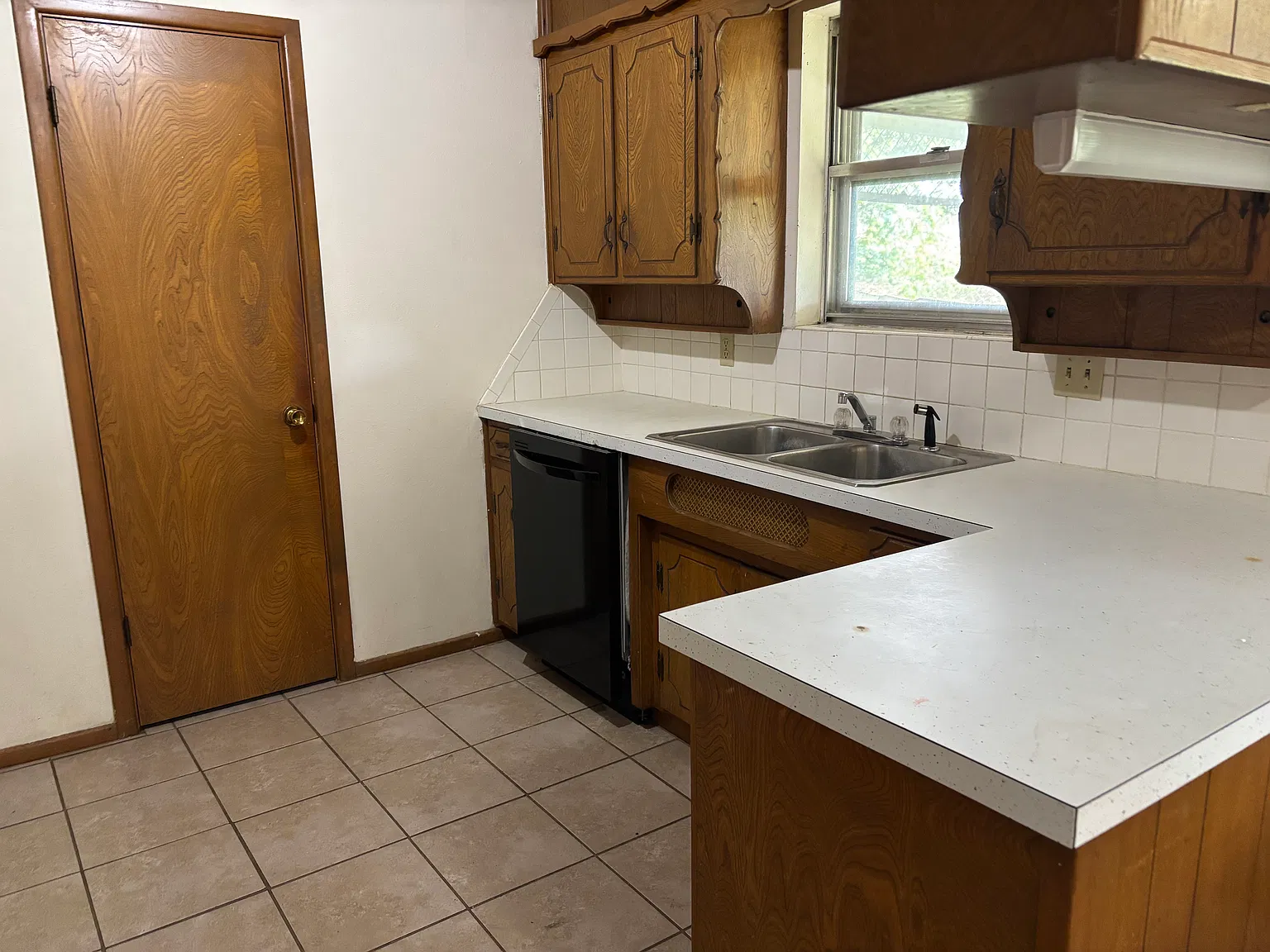 3 bed, 1139 sqft, $1,500 — Photo 4