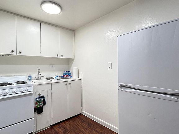 5th image of 5020 Tujunga Ave #144
