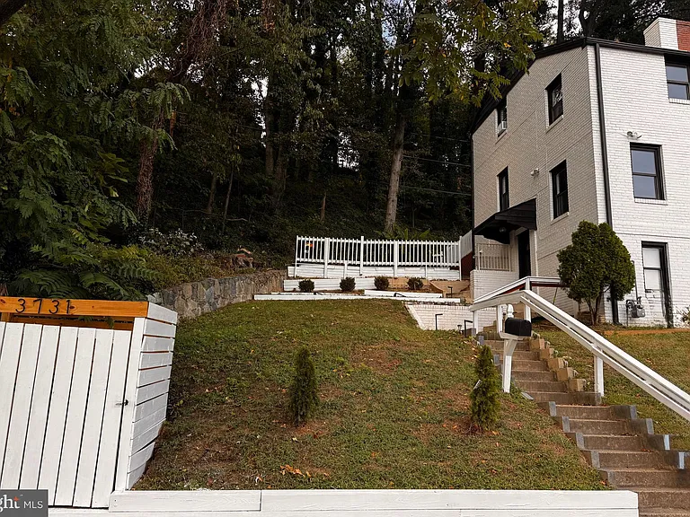 3731 Kemper Rd — Photo 1