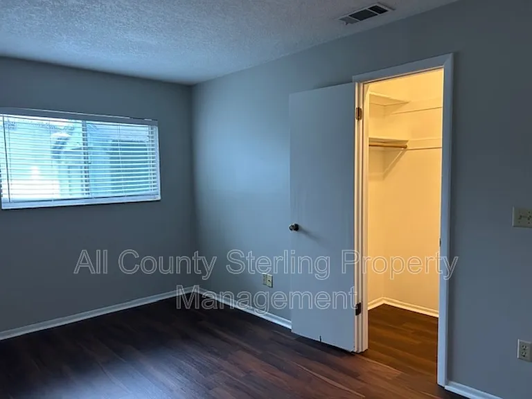 923 Bryan Ct — Photo 6