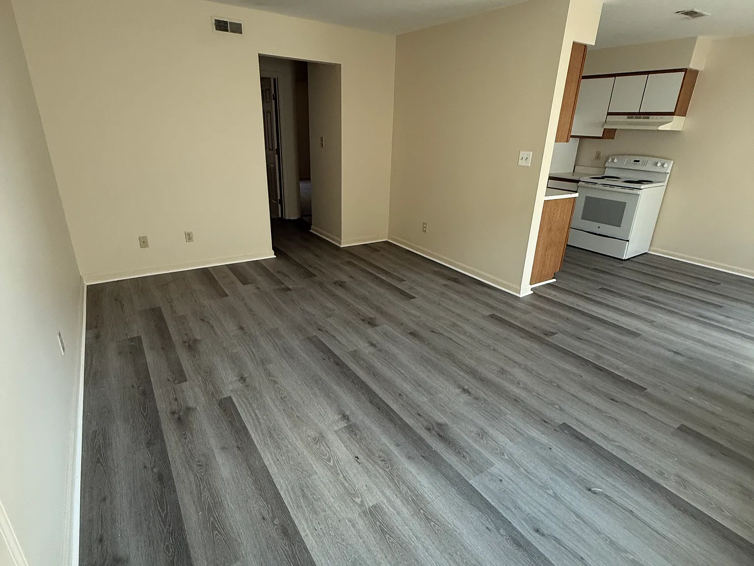 1135 N Buckman St — Photo 2