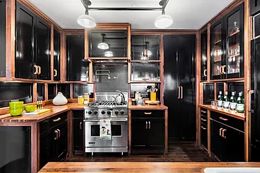 Sold by Nest Seekers International